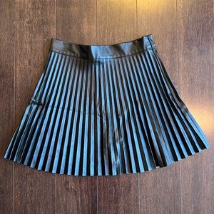 Lulu’s Faux Leather Skirt l Size S